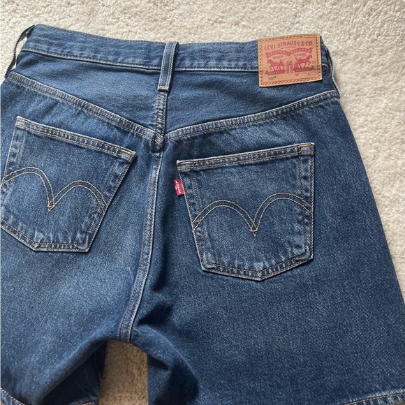 NWT Levi's 501 Mid Thigh Women's Denim Shorts Size 28 - Picture 5 of 10